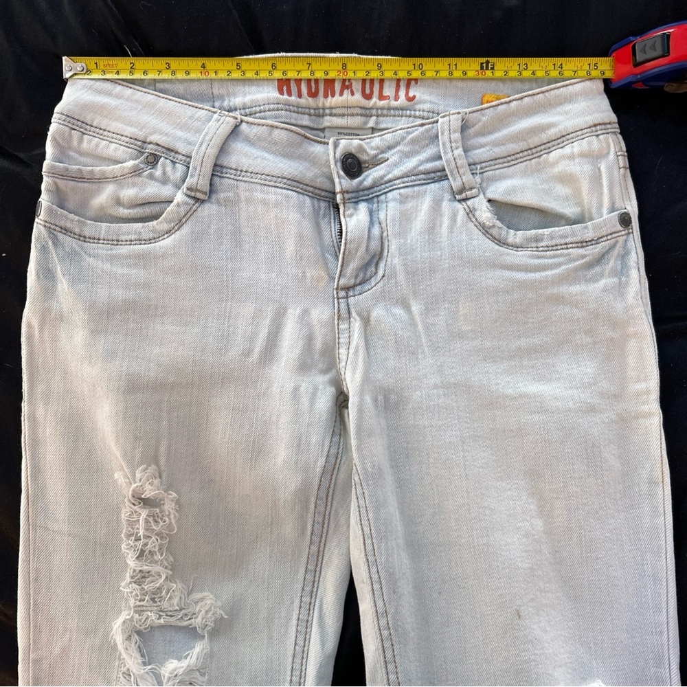 Hydraulic Light Gray Distressed Straight Leg Jeans